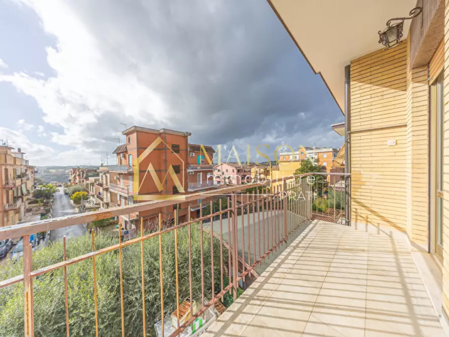 Immagine 11 di Appartamento in vendita  in Via Vergiate a Roma