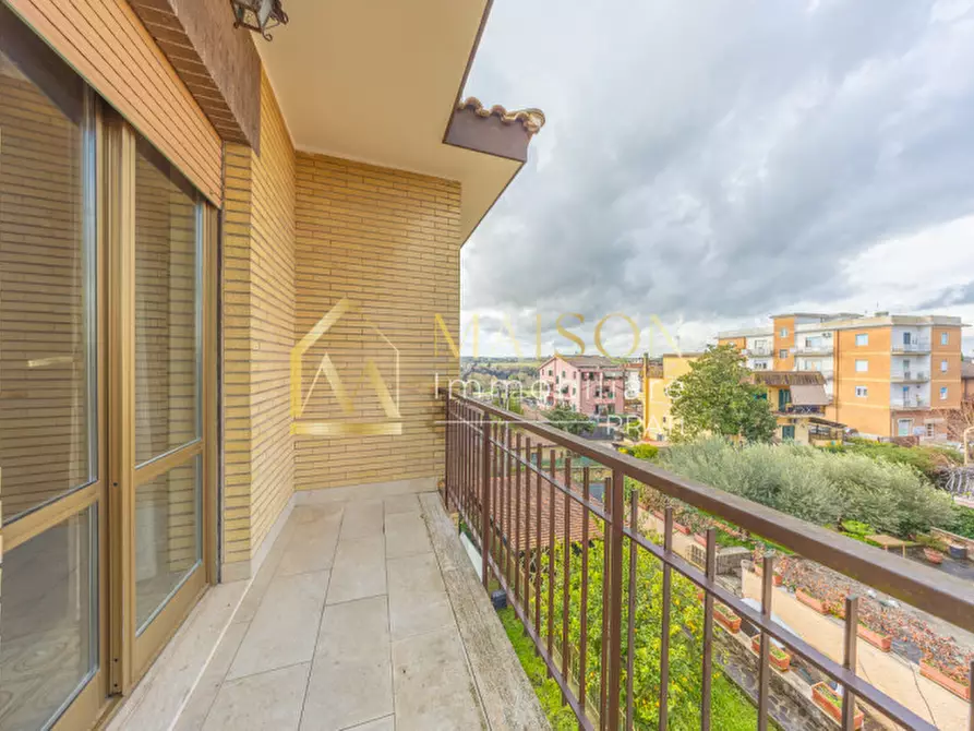 Immagine 37 di Appartamento in vendita  in Via Vergiate a Roma