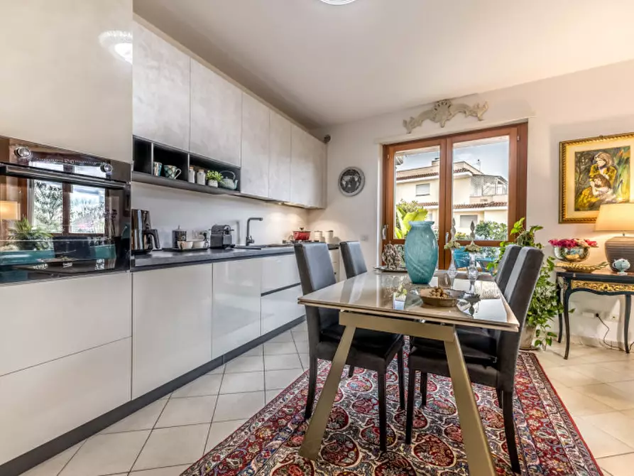 Immagine 5 di Appartamento in vendita  in VIA DI CASAL DEL MARMO 496 a Roma