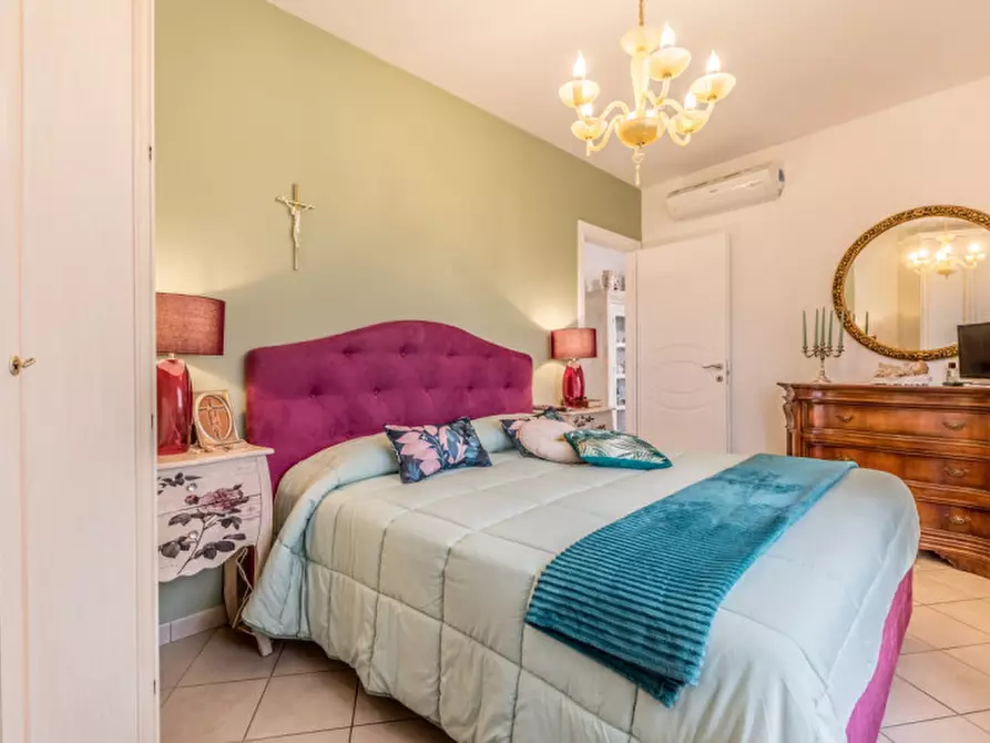 Immagine 12 di Appartamento in vendita  in VIA DI CASAL DEL MARMO 496 a Roma