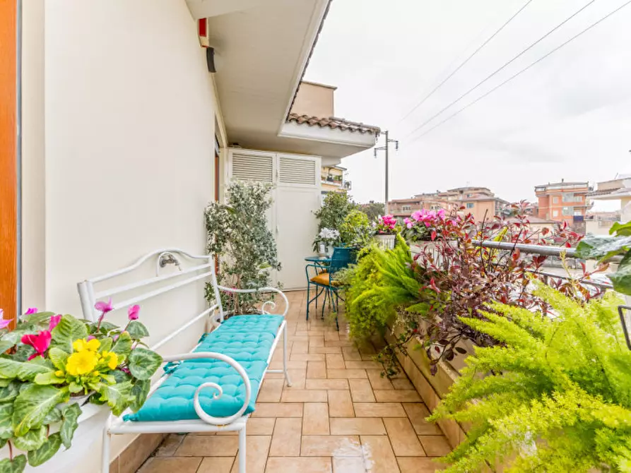 Immagine 25 di Appartamento in vendita  in VIA DI CASAL DEL MARMO 496 a Roma