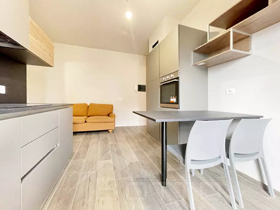 Immagine 1 di Appartamento in vendita  in via ugo foscolo 15 a Borgomanero