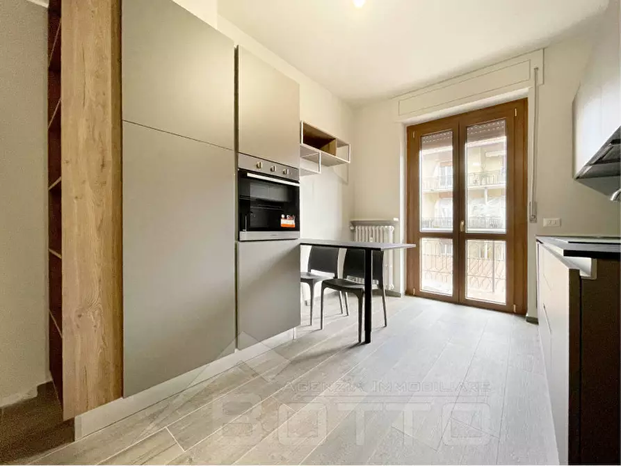 Immagine 4 di Appartamento in vendita  in via ugo foscolo 15 a Borgomanero