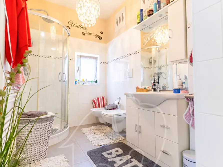 Immagine 17 di Appartamento in vendita  in via marconi a Postal .Burgstall.