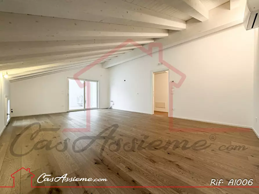 Immagine 1 di Attico in vendita  a San Martino Di Lupari