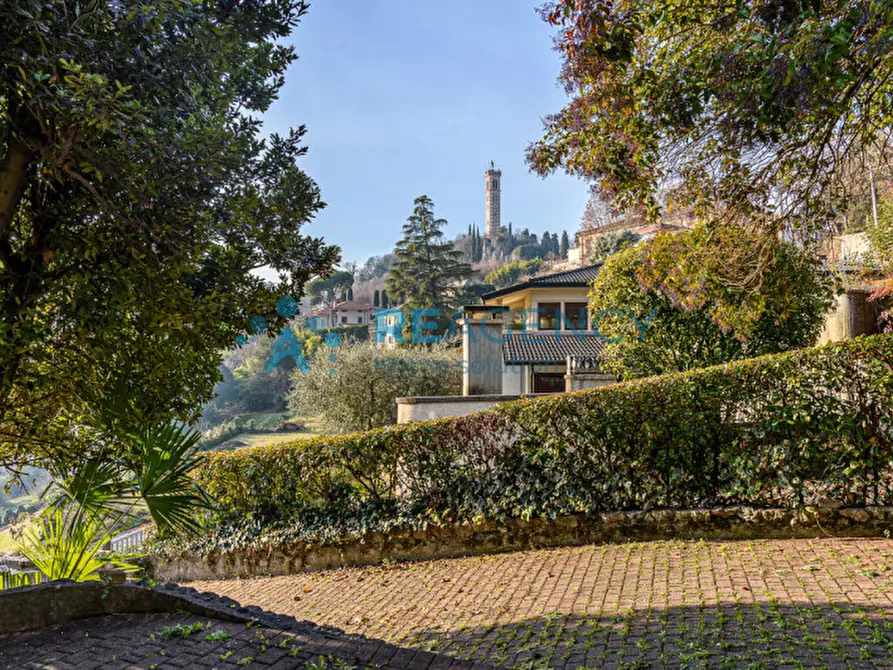 Immagine 1 di Casa indipendente in vendita  in via dalle ore a Trissino