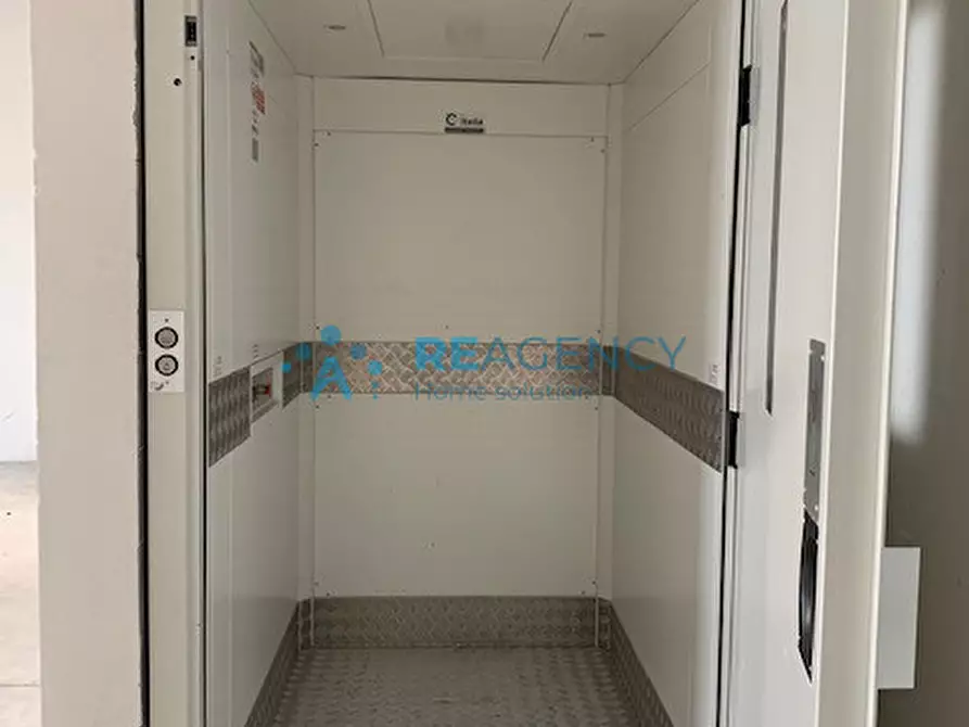 Immagine 4 di Laboratorio in vendita  in via Zambon a Creazzo