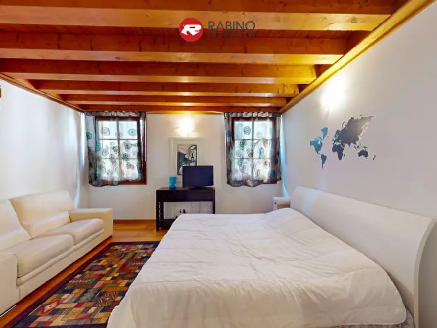 Immagine 11 di Appartamento in vendita  in Via Vittorio Veneto 28 a Udine