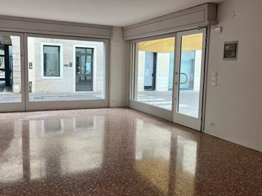 Immagine 7 di Negozio in affitto  in Borgo Pieve a Castelfranco Veneto