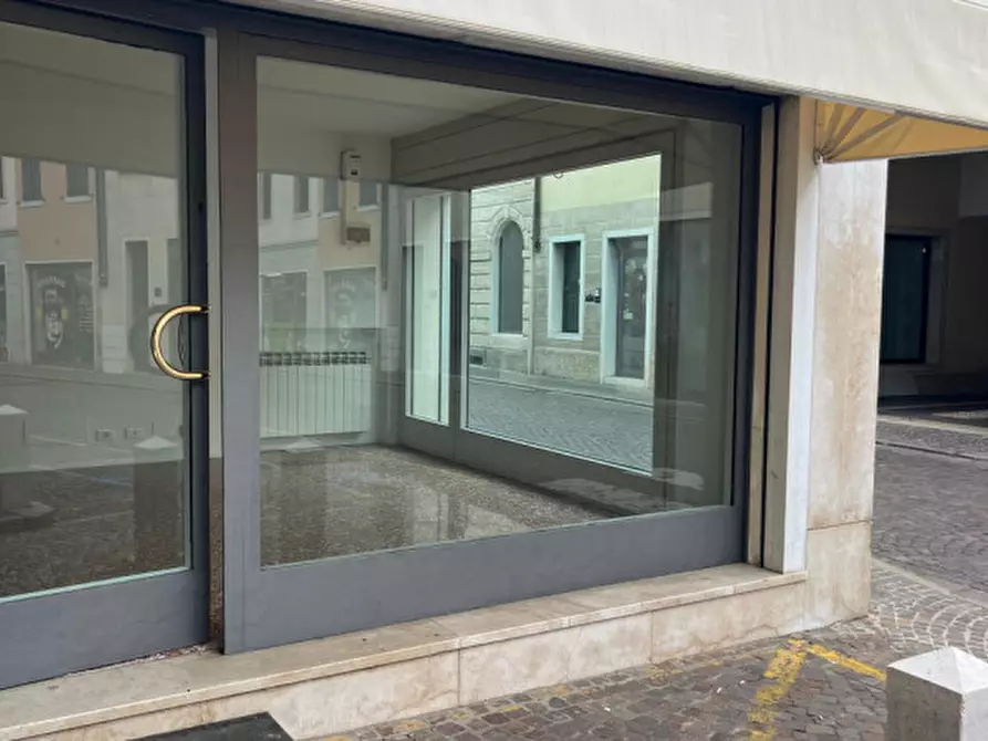 Immagine 12 di Negozio in affitto  in Borgo Pieve a Castelfranco Veneto
