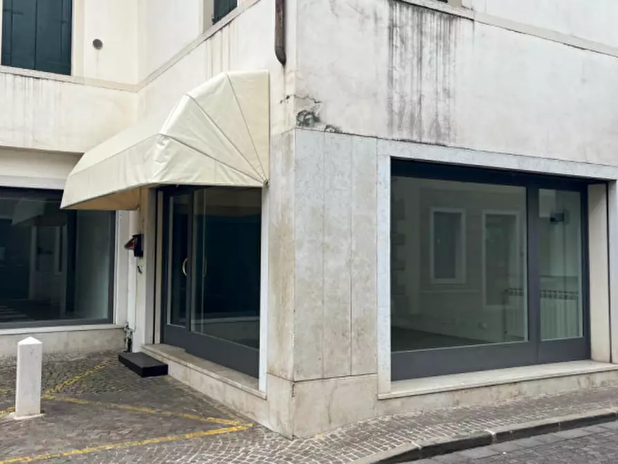 Immagine 13 di Negozio in affitto  in Borgo Pieve a Castelfranco Veneto