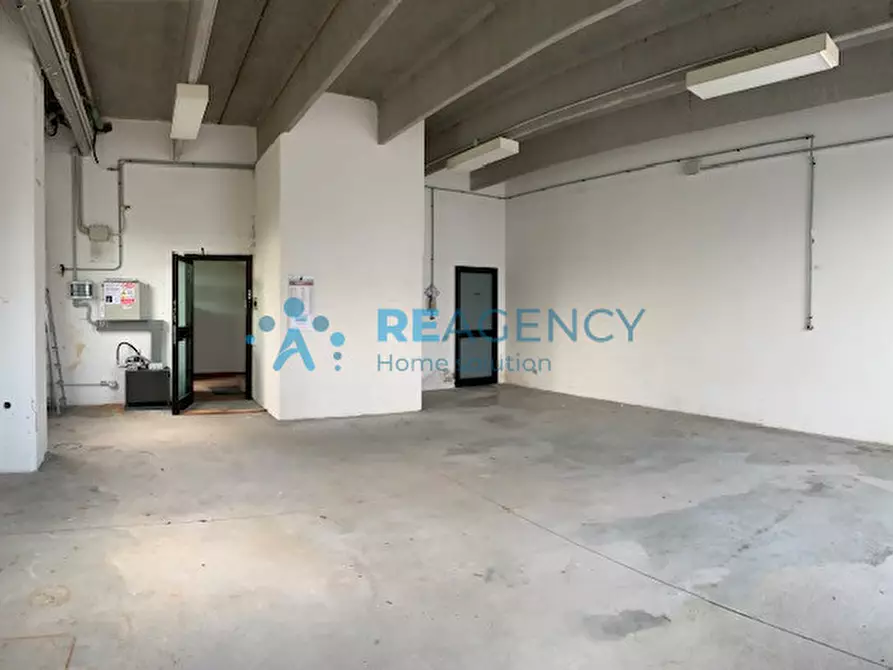 Immagine 1 di Capannone industriale in vendita  a Creazzo