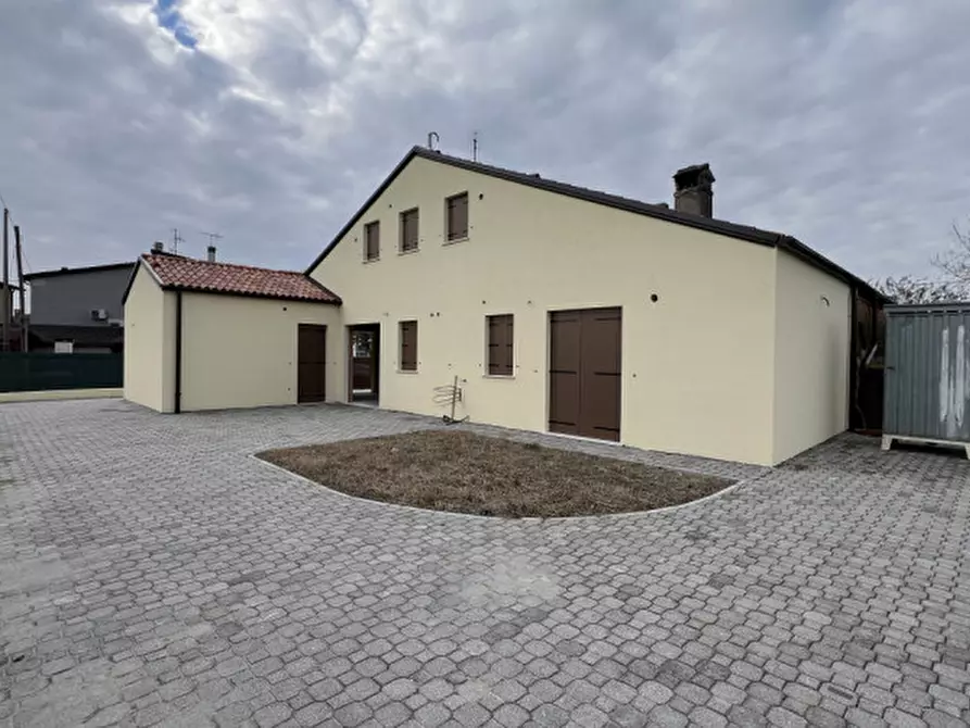 Immagine 1 di Casa bifamiliare in vendita  in Via San Pio X a Ponte San Nicolò