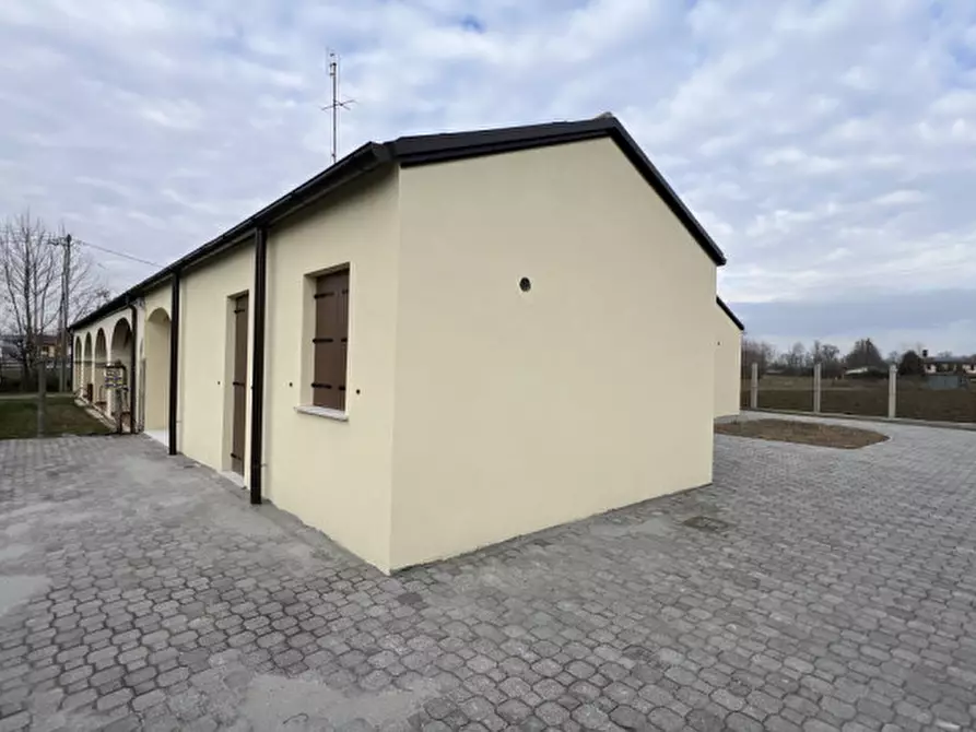 Immagine 2 di Casa bifamiliare in vendita  in Via San Pio X a Ponte San Nicolò