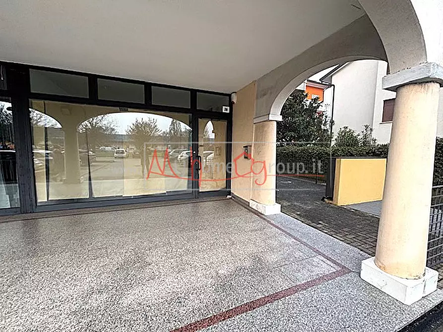 Immagine 1 di Negozio in affitto  a Selvazzano Dentro