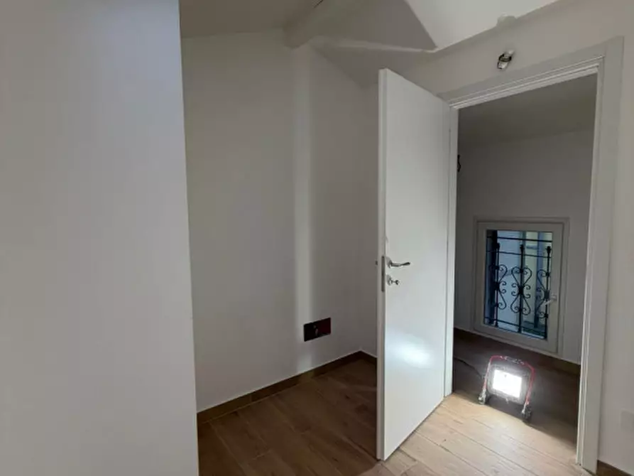 Immagine 9 di Appartamento in vendita  in Via La Spezia a Parma