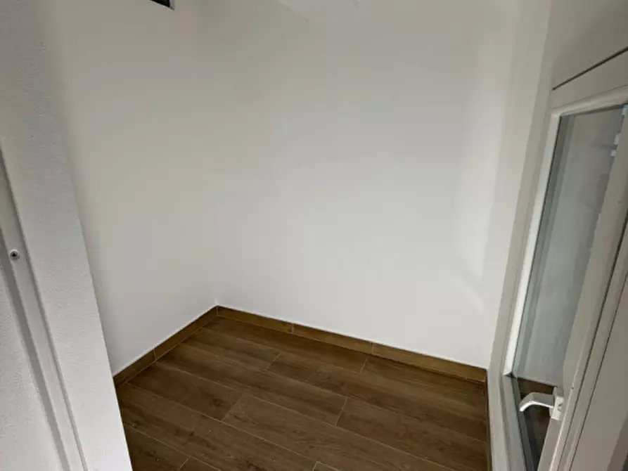 Immagine 10 di Appartamento in vendita  in Via La Spezia a Parma