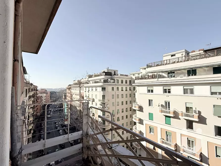 Immagine 8 di Appartamento in vendita  in Via Satrico a Roma