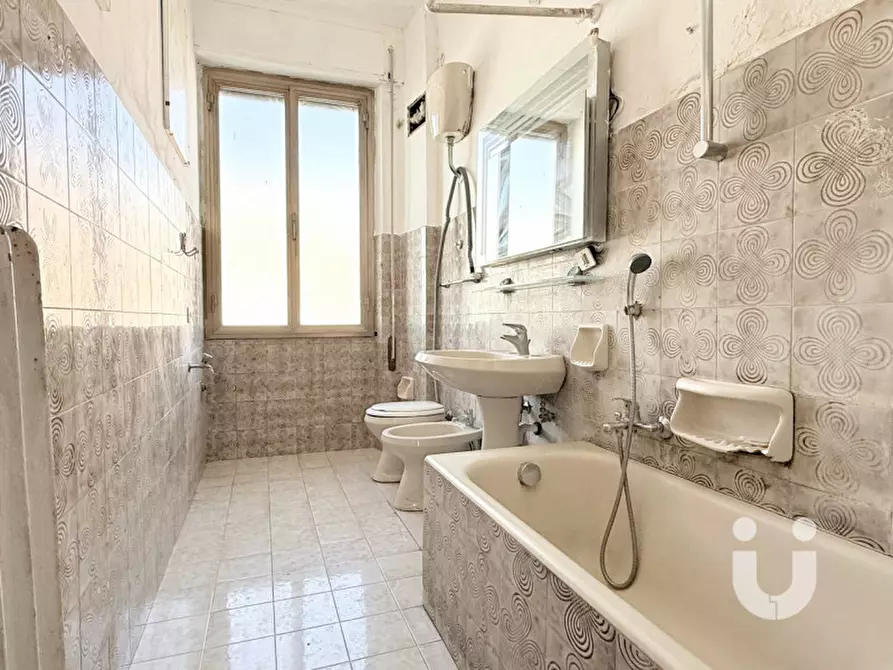 Immagine 15 di Appartamento in vendita  in Via Satrico a Roma