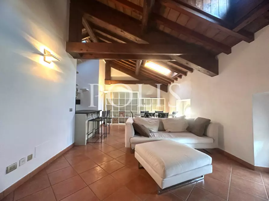 Immagine 10 di Appartamento in vendita  a Como