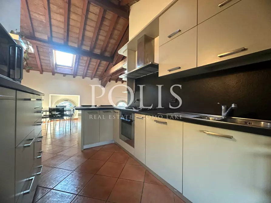 Immagine 15 di Appartamento in vendita  a Como