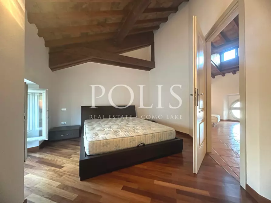 Immagine 16 di Appartamento in vendita  a Como