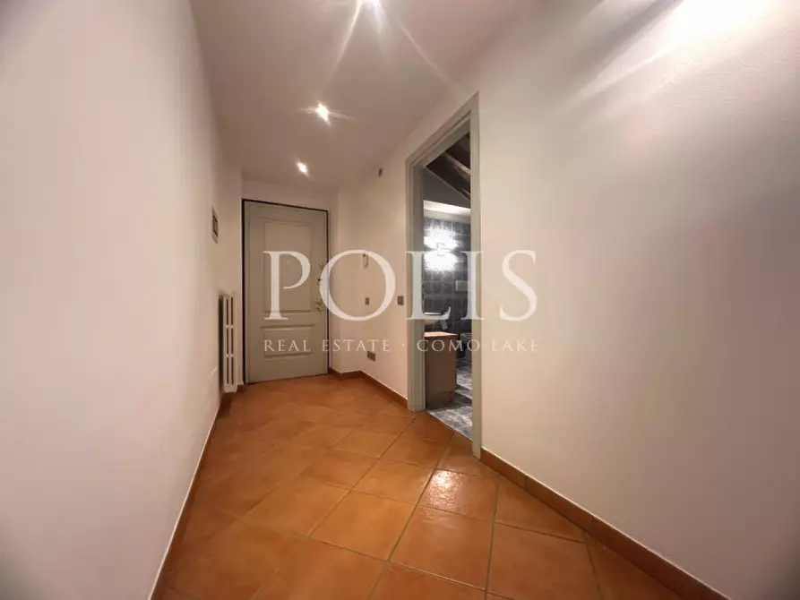 Immagine 18 di Appartamento in vendita  a Como