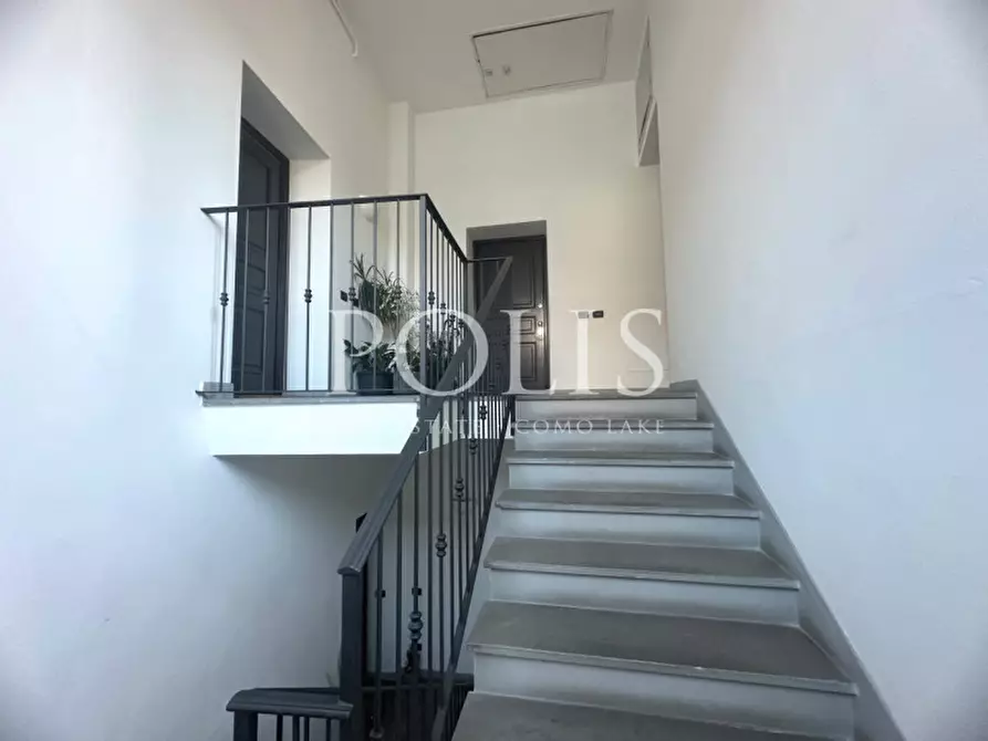 Immagine 22 di Appartamento in vendita  a Como