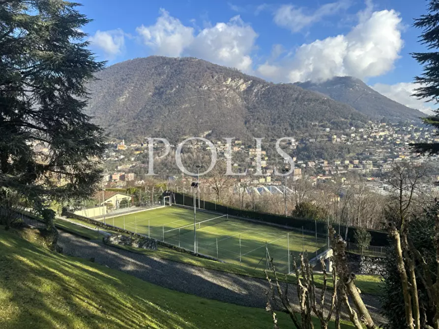 Immagine 25 di Appartamento in vendita  a Como