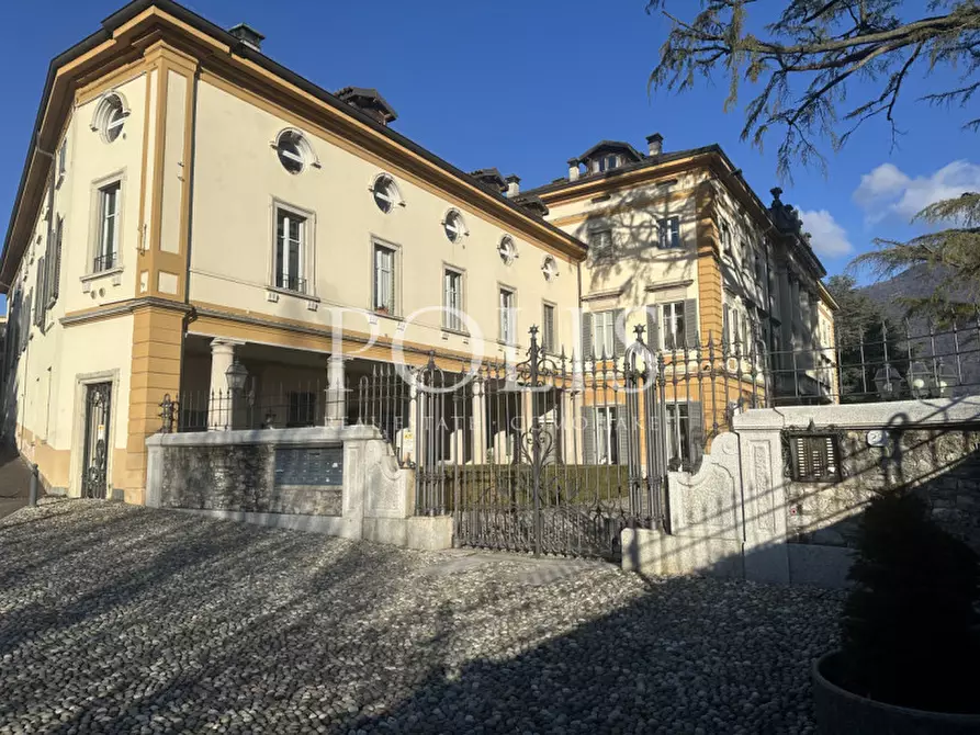 Immagine 27 di Appartamento in vendita  a Como