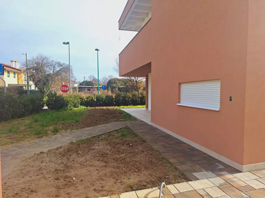 Immagine 3 di Casa bifamiliare in vendita  a Loreggia