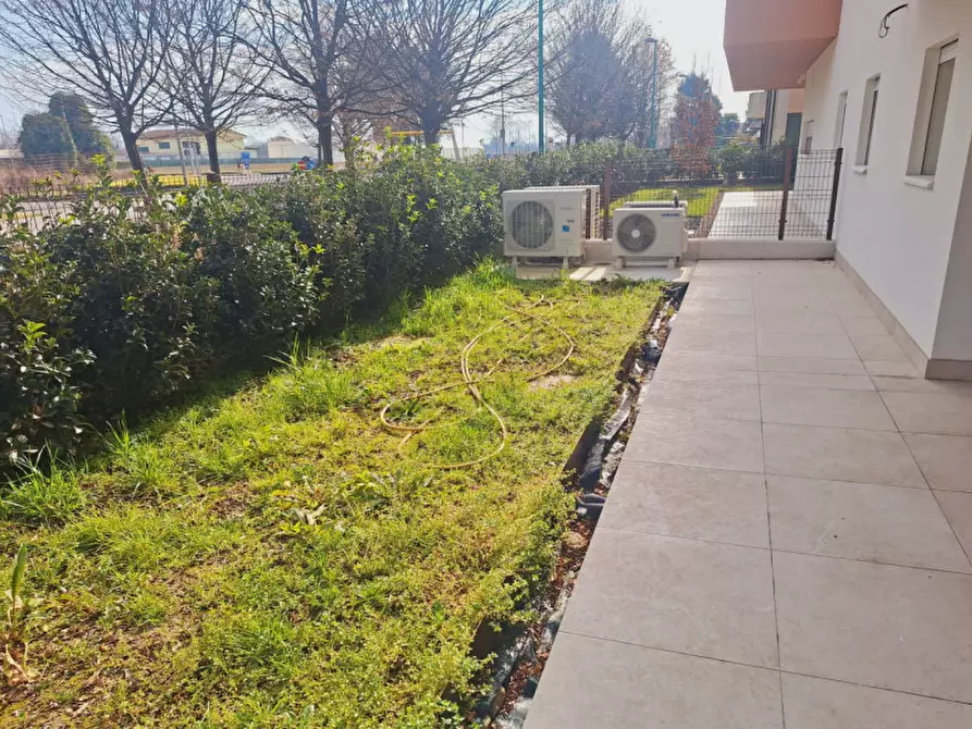 Immagine 9 di Casa bifamiliare in vendita  a Loreggia