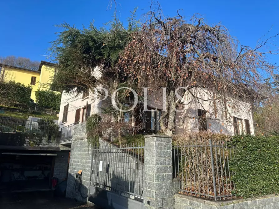 Immagine 6 di Villa in vendita  a Albavilla