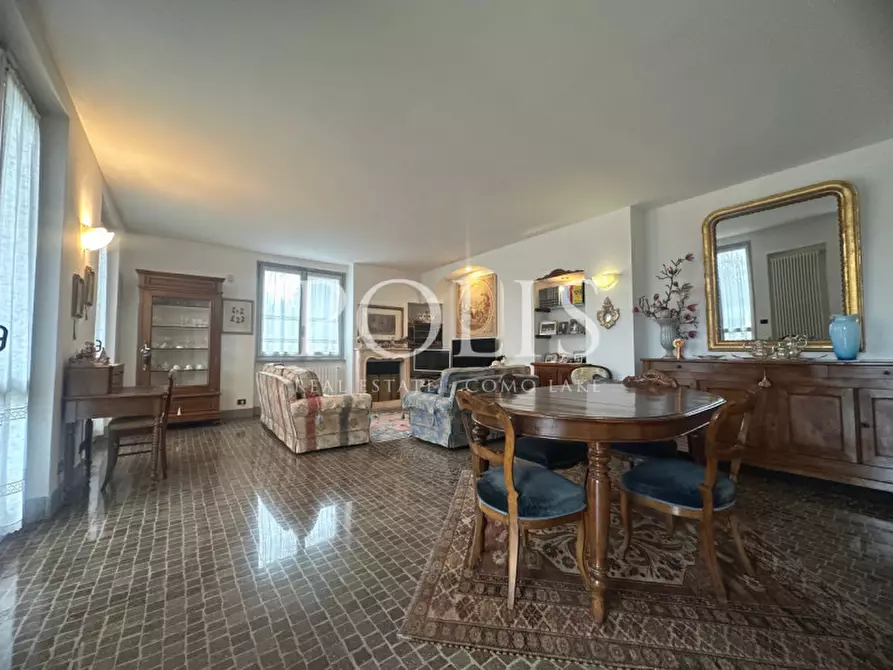 Immagine 15 di Villa in vendita  a Albavilla