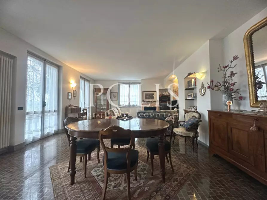 Immagine 16 di Villa in vendita  a Albavilla