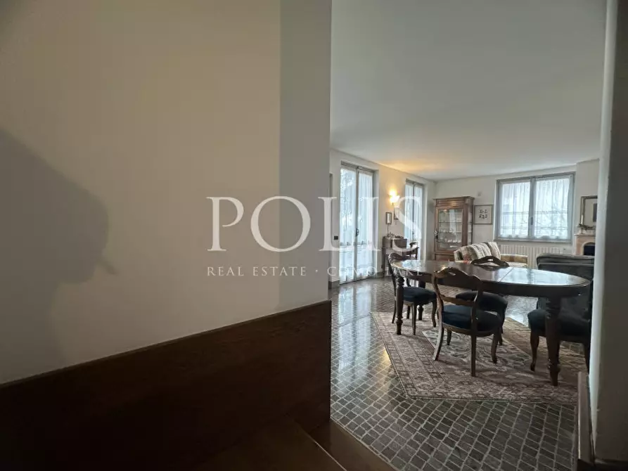 Immagine 18 di Villa in vendita  a Albavilla