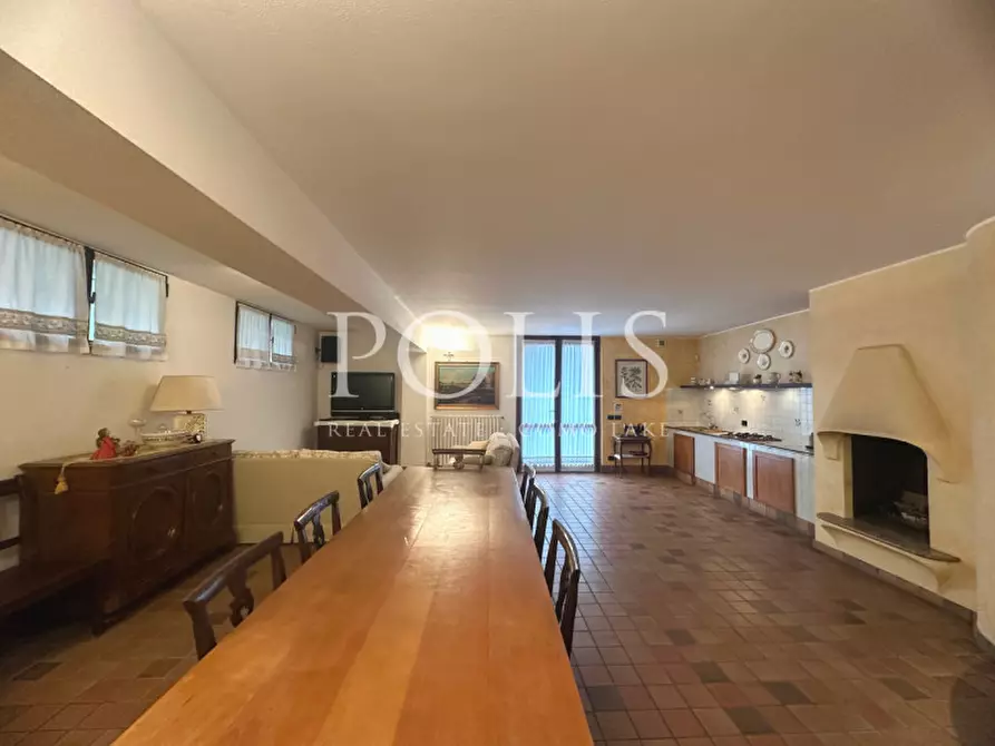 Immagine 36 di Villa in vendita  a Albavilla