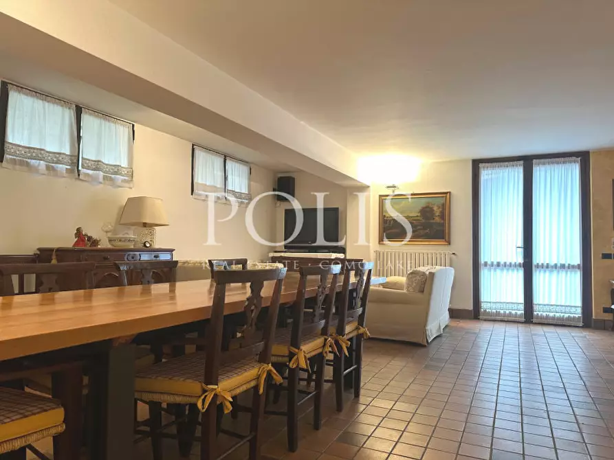 Immagine 37 di Villa in vendita  a Albavilla