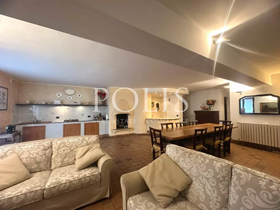 Immagine 41 di Villa in vendita  a Albavilla