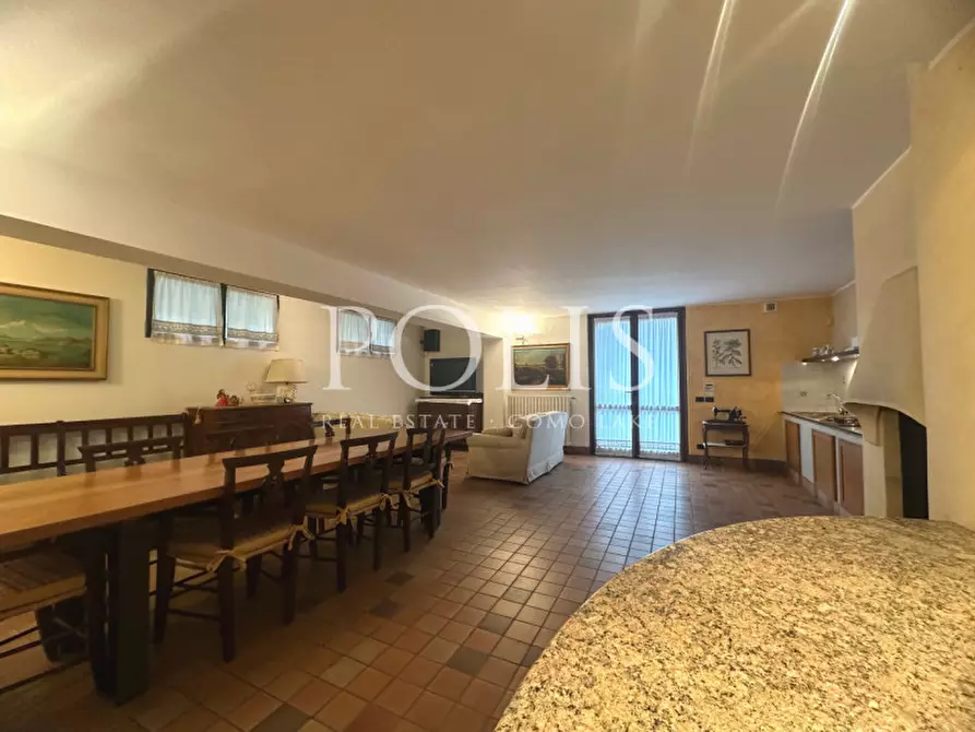 Immagine 41 di Villa in vendita  a Albavilla