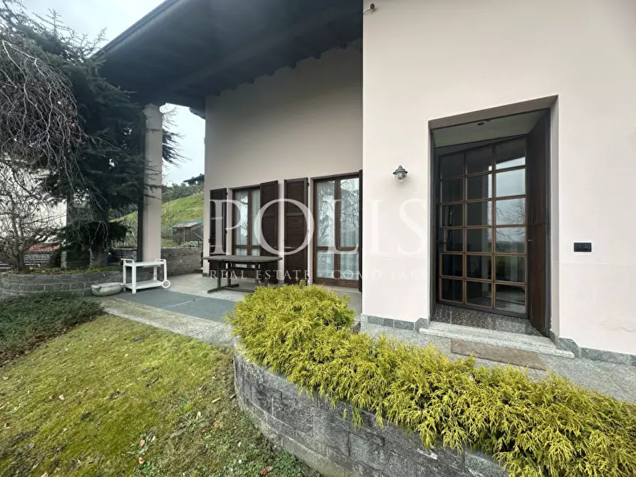 Immagine 50 di Villa in vendita  a Albavilla