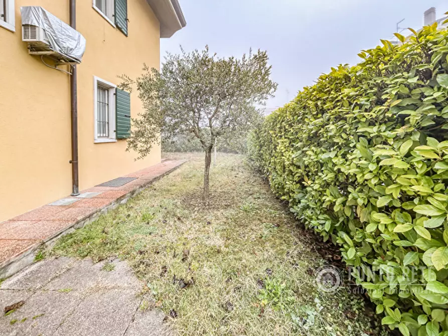 Immagine 41 di Appartamento in vendita  in Via Monte Grappa a San Pietro In Cariano