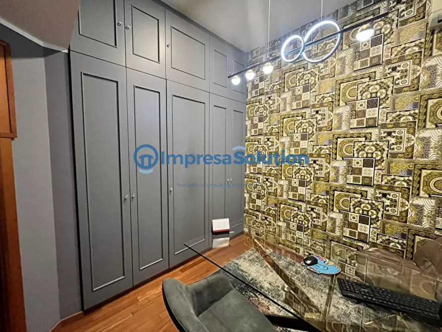 Immagine 11 di Ufficio in affitto  in Corso Umberto I a Napoli