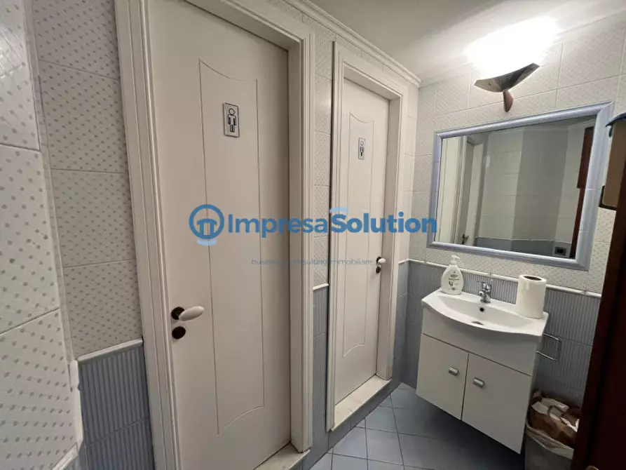 Immagine 12 di Ufficio in affitto  in Corso Umberto I a Napoli