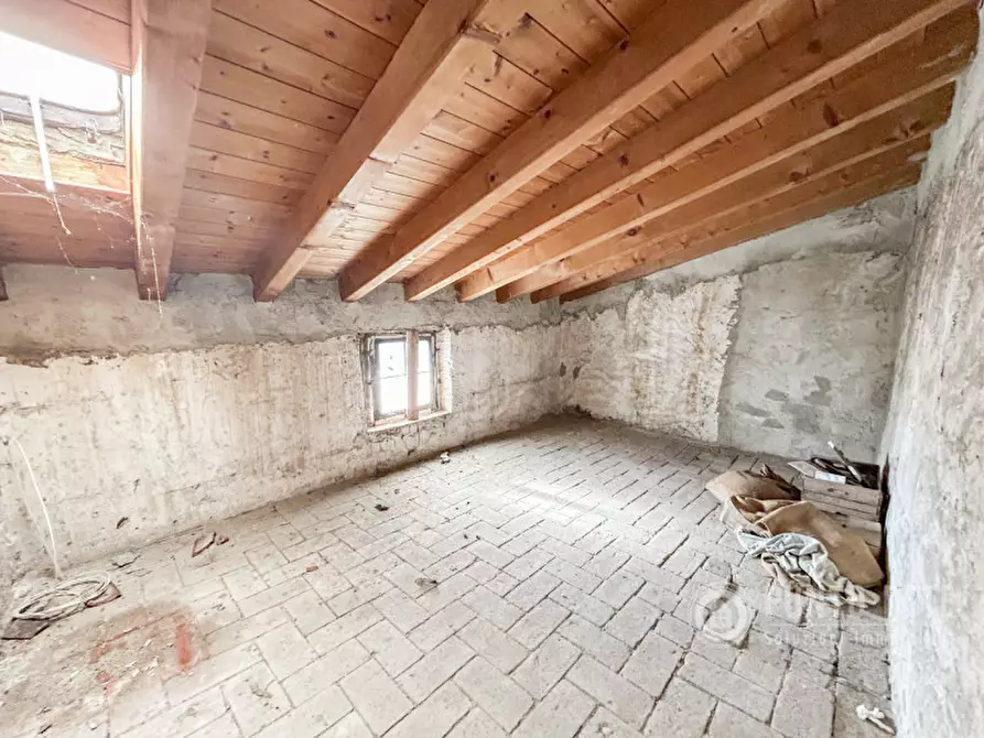 Immagine 18 di Rustico / casale in vendita  in Via Incisa a Fumane