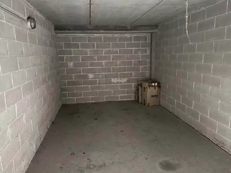 Immagine 4 di Garage in vendita  in Viale IV Novembre, 98 a Treviso