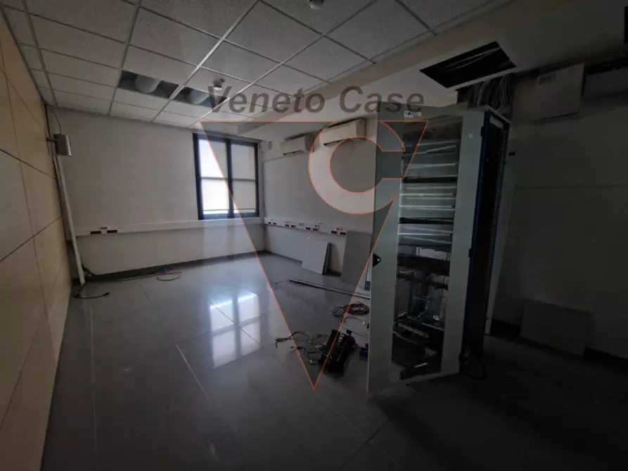 Immagine 13 di Ufficio in affitto  in Via delle Granze a Padova