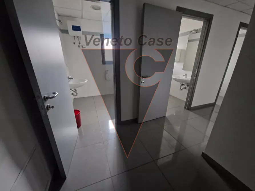 Immagine 14 di Ufficio in affitto  in Via delle Granze a Padova