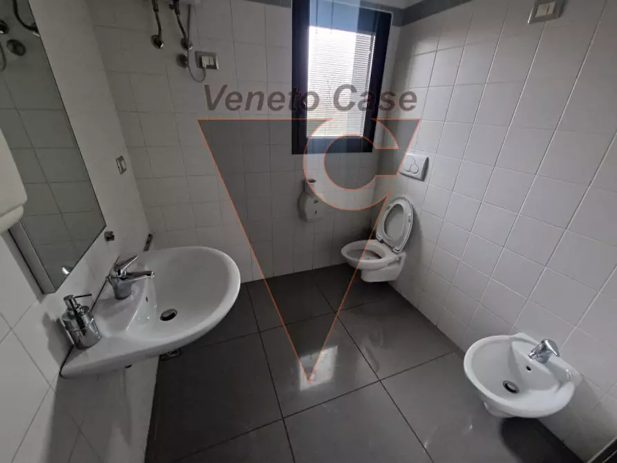 Immagine 15 di Ufficio in affitto  in Via delle Granze a Padova