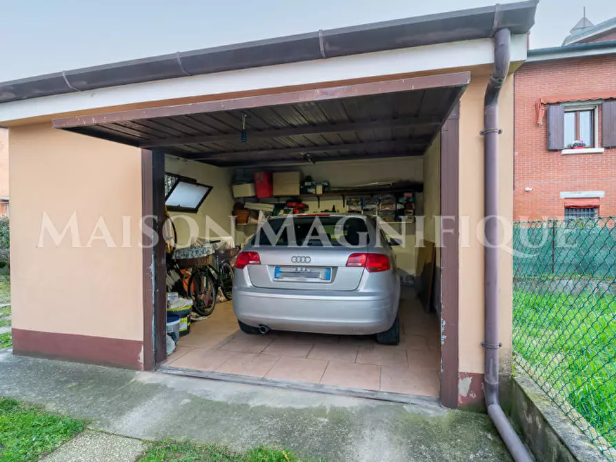 Immagine 24 di Villa in vendita  in Via Brizio Petrucci a Ferrara